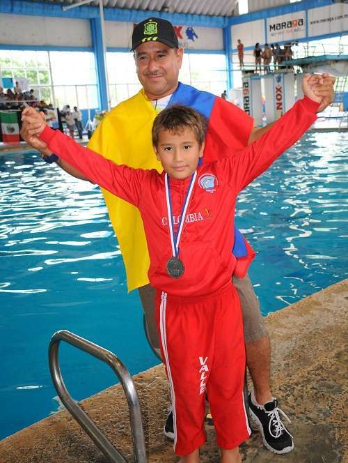 NIÑO DE ORO: EN EL FONDO ES GRANDE